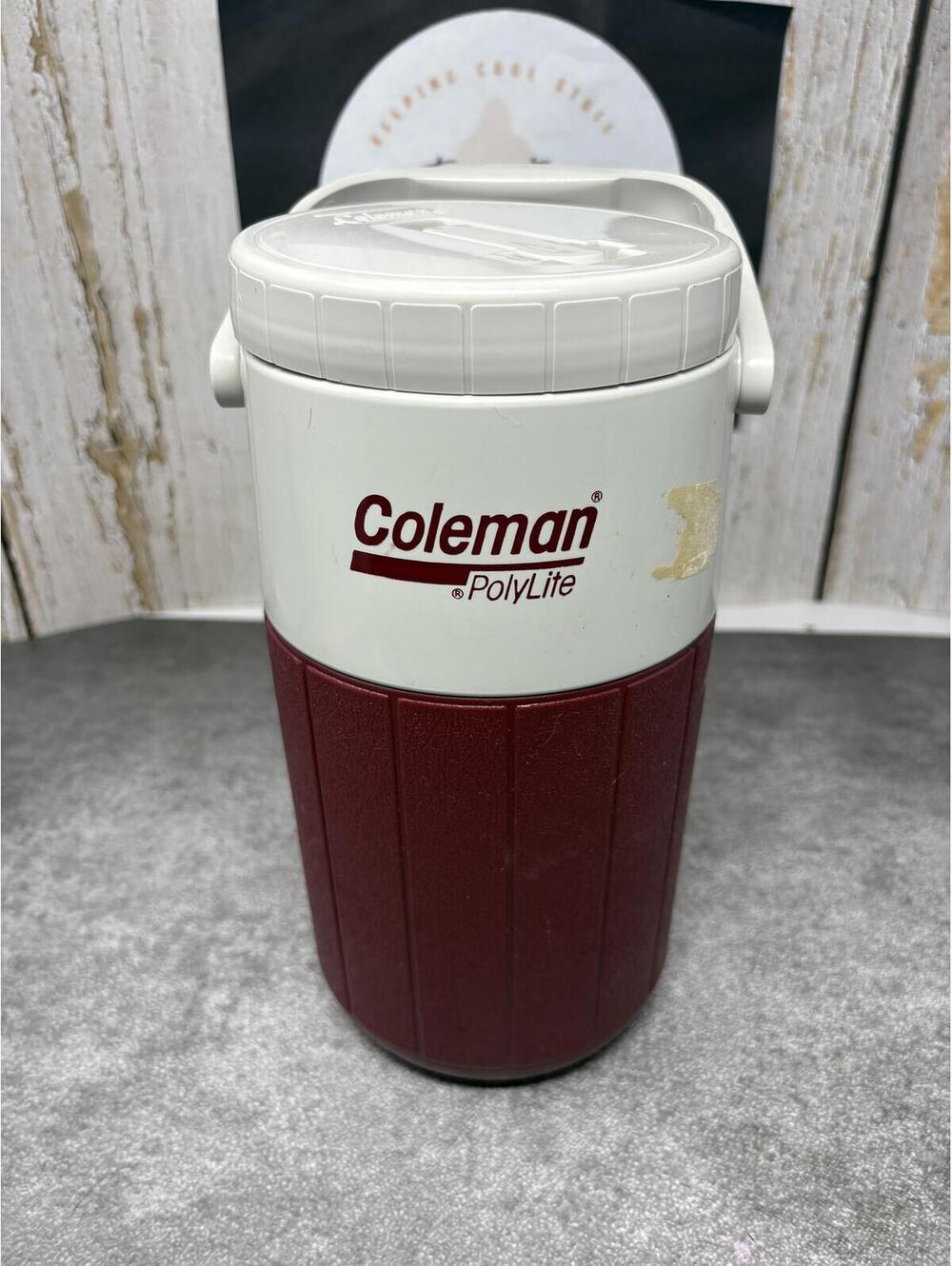 1987 Vintage Coleman PolyLite Half Gallon Water Jug Cooler #5590 Maroon USA